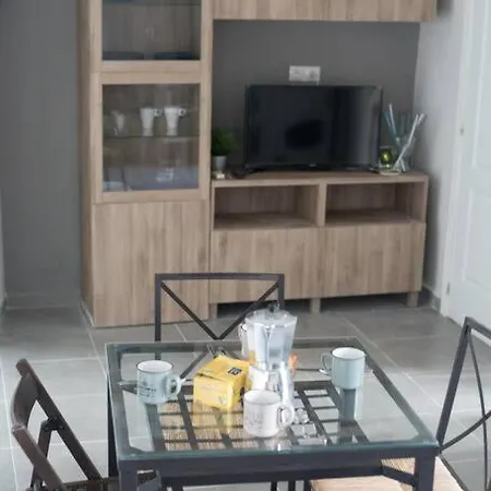 In The Center Near & Free Wifi Appartement